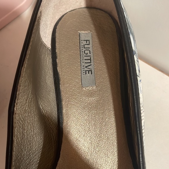 Fugitive Wedges $30 - Picture 2 of 3